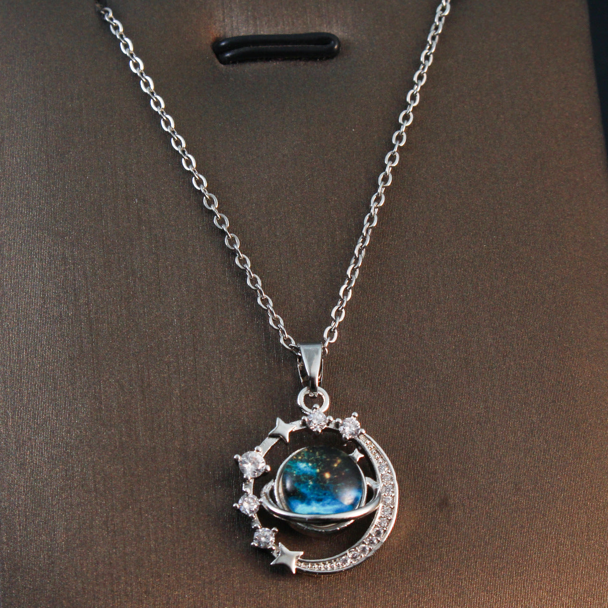 Elegant necklace